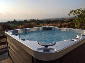 Villa Panorama - Stunning views in villa with hot tub, pool, garden